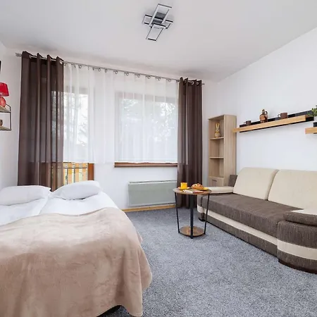 Bright With Balcony In By Renters *